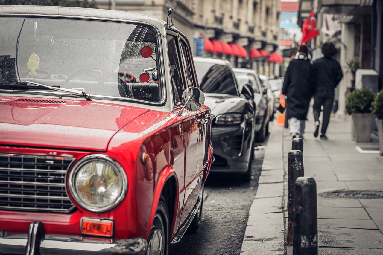 From Classic Cruisers to Modern Rides: The Evolution of Car Culture